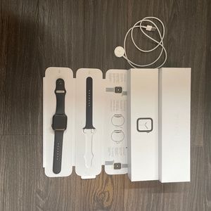 Series 4 Space grey aluminum case black sport band LTE & GPS